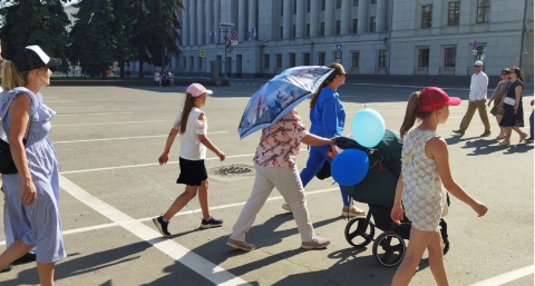 Каникулы в школах перенесли: утверждены новые летние даты. Родители не в восторге