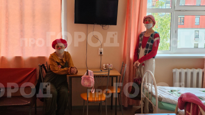 "Наши слезы и эмоции скрывают красные носы": десант больничных клоунов навестил в Кирове онкобольных детей 