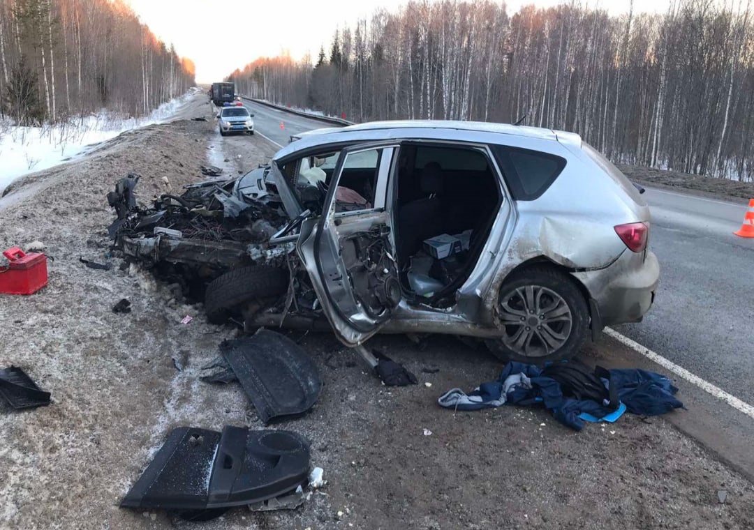 В Кировской области в результате встречного ДТП погиб водитель Mazda