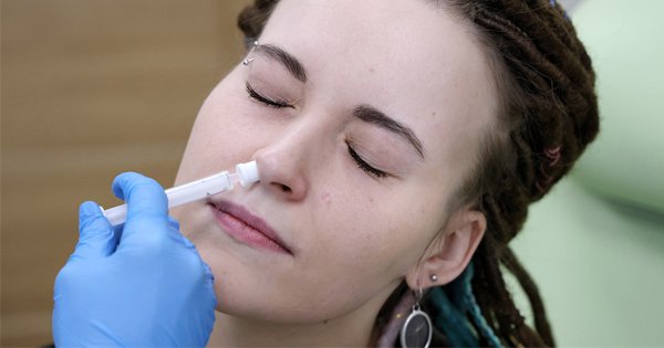 В России зарегистрирована первая назальная вакцина от ковида