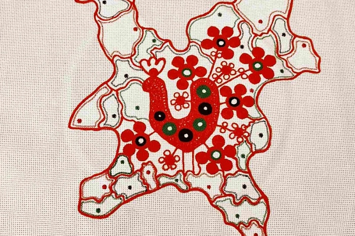 Мастерицы вышили карту Кировской области