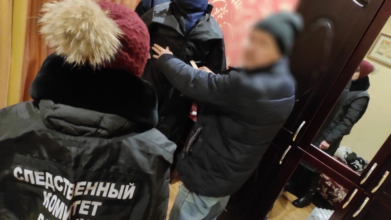 В Кировской области мужчина воткнул подруге нож в горло