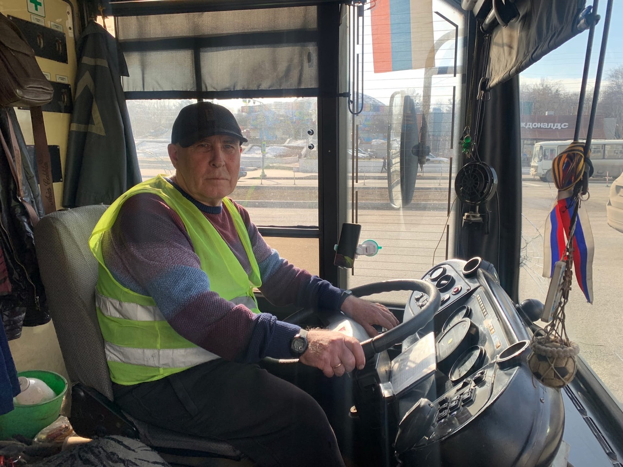 "На пенсию не спешу": самый опытный водитель кировского троллейбуса о работе