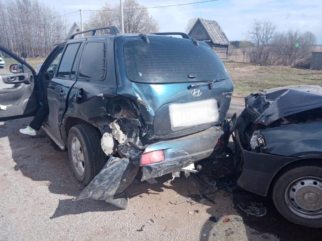 В Слободском районе столкнулись 4 машины: есть погибший