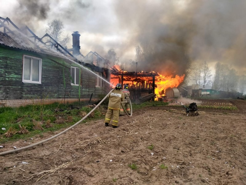 В Кировской области из-за неисправных проводов сгорела часть дома