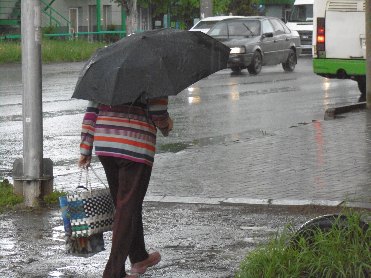 В Кирове из-за опасных погодных условий МЧС объявило метеопредупреждение 