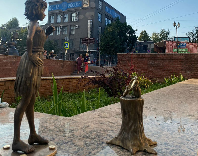 В Кирове установили последнюю фигурку кикиморы: она отвечает за богатство