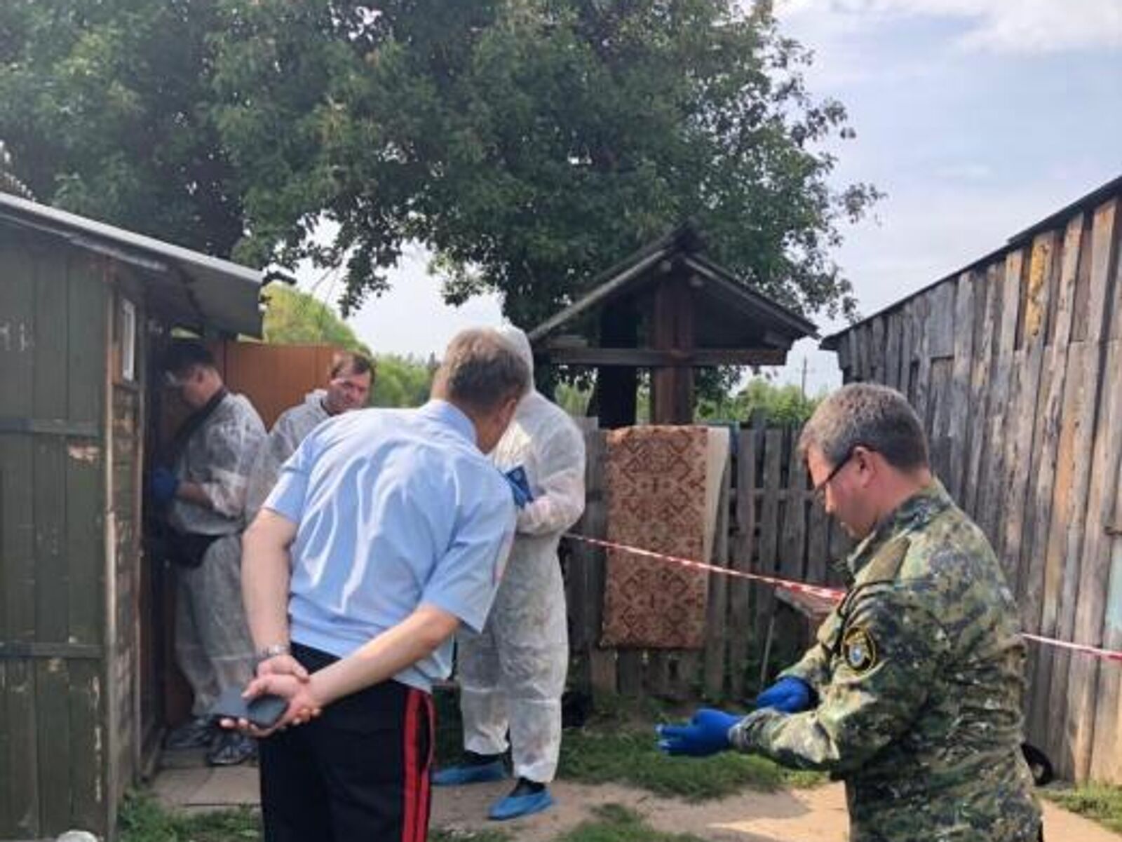 В Кировской области хозяин дома изрубил гостя топором