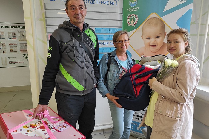Корзину новорожденных, инициированную Александром Соколовым, начали вручать в Кирове