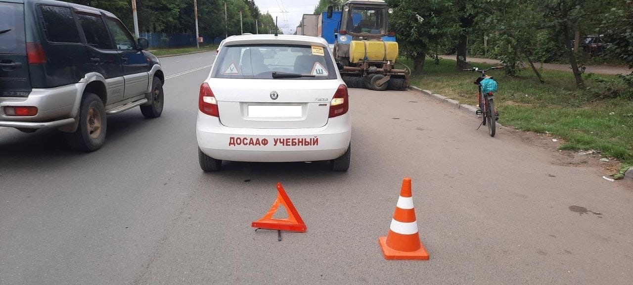 В Кирове ученик автошколы в присутствии автоинструктора сбил пенсионера на велосипеде