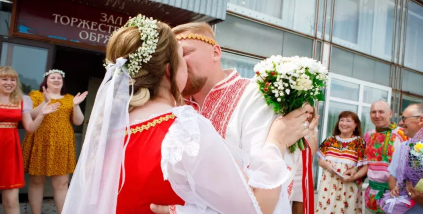 Жаркая любовь: в Кирове и области за лето женились почти 2,5 тысячи пар