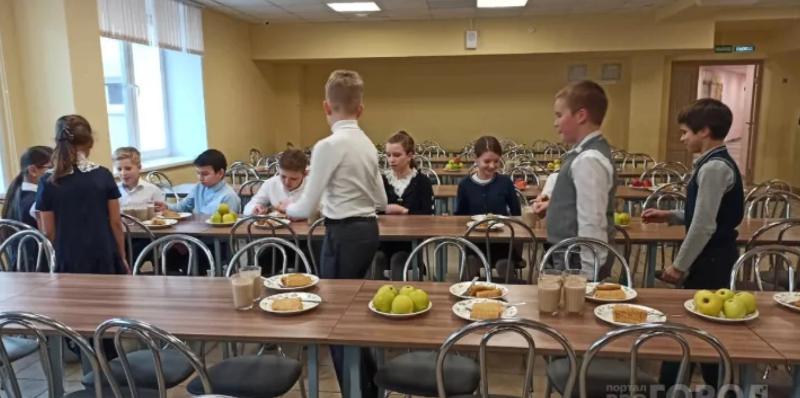 В кировском Роспотребнадзоре рассказали, чем категорически запрещено кормить школьников