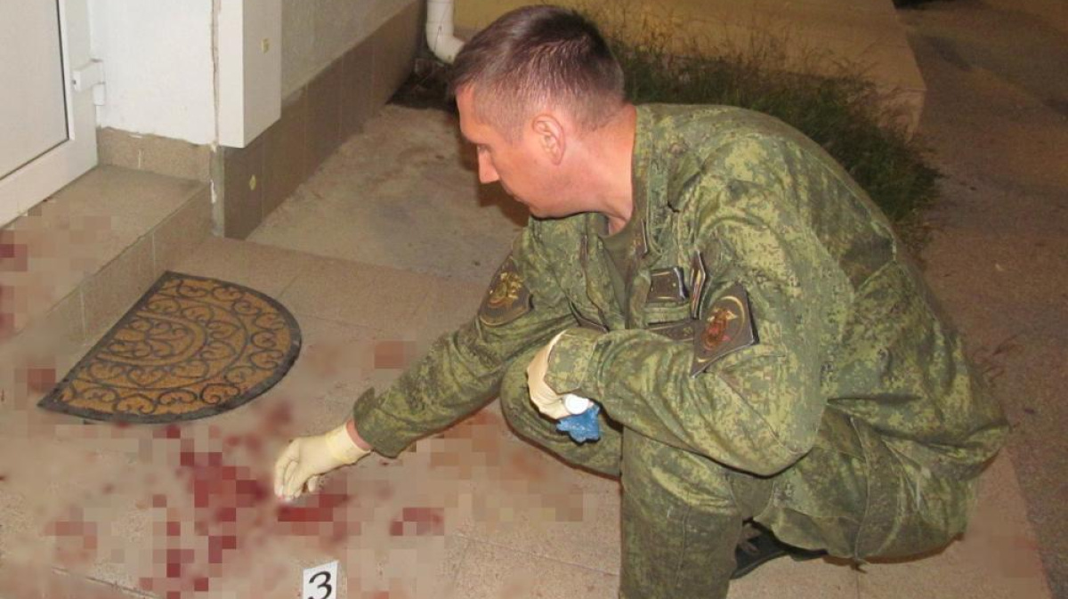 В Кировской области мужчина воткнул нож сыну в живот