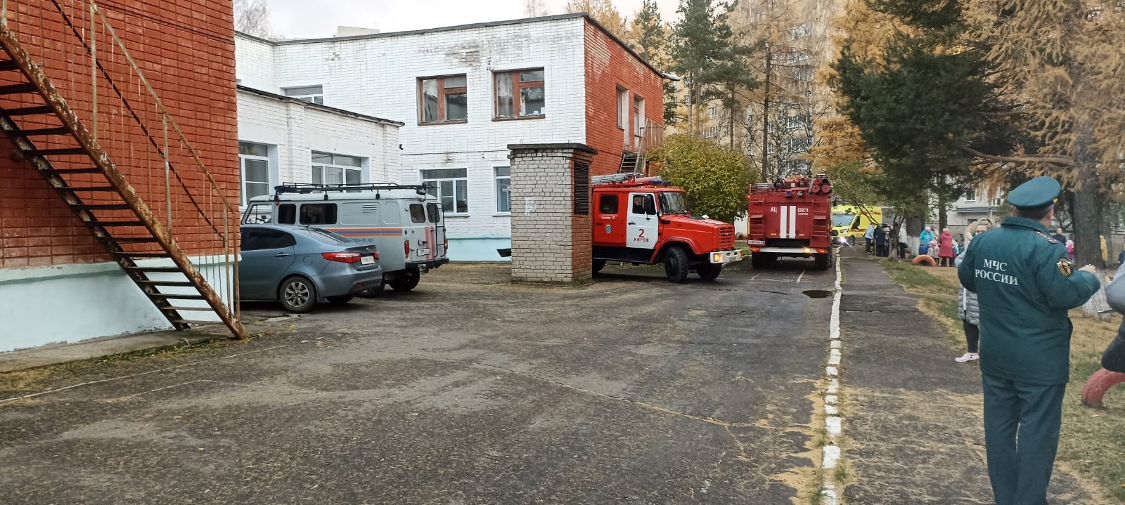 "Выехали четыре пожарных расчета": из кировского детского сада эвакуировали детей
