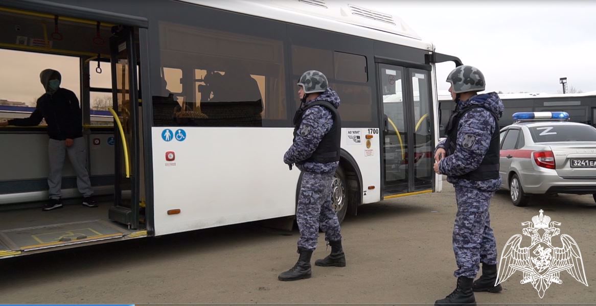 В Кирове в автобусах стали устанавливать "тревожные" кнопки