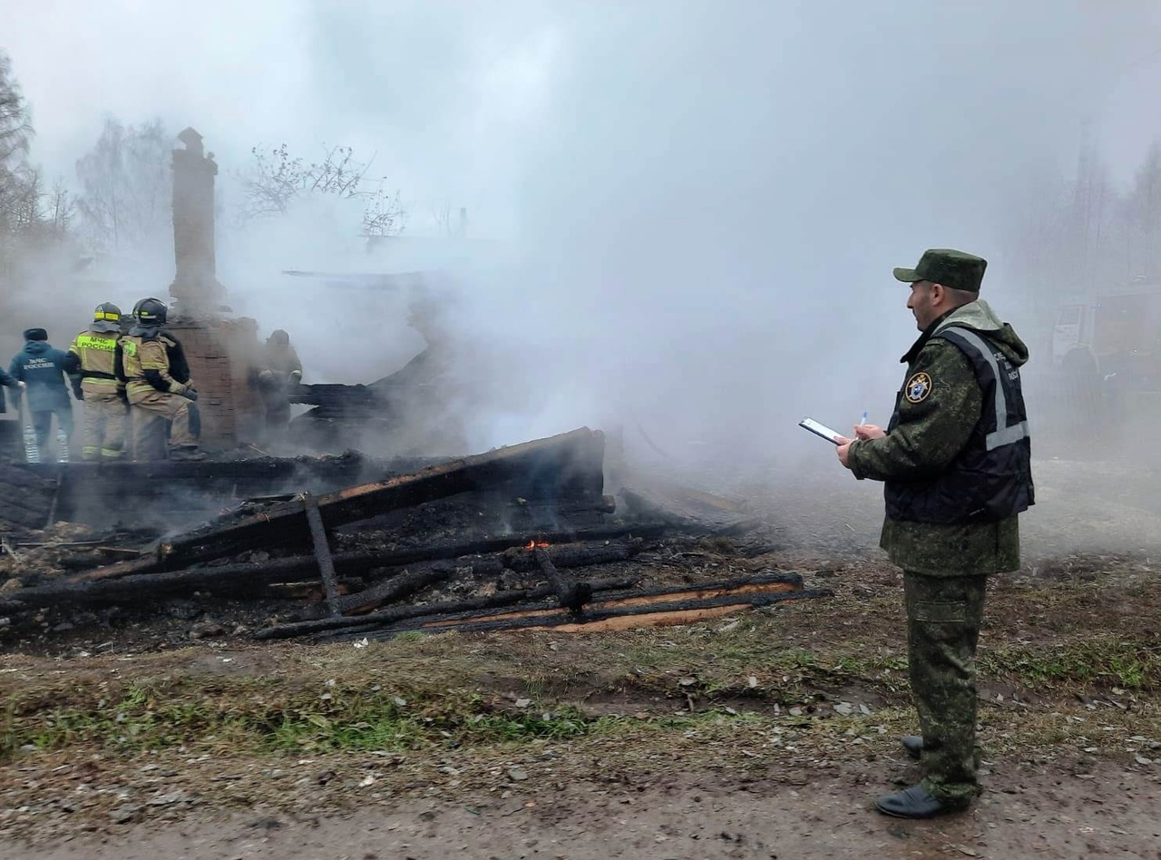 В Кировской области в огне погибли двое детей и их отец