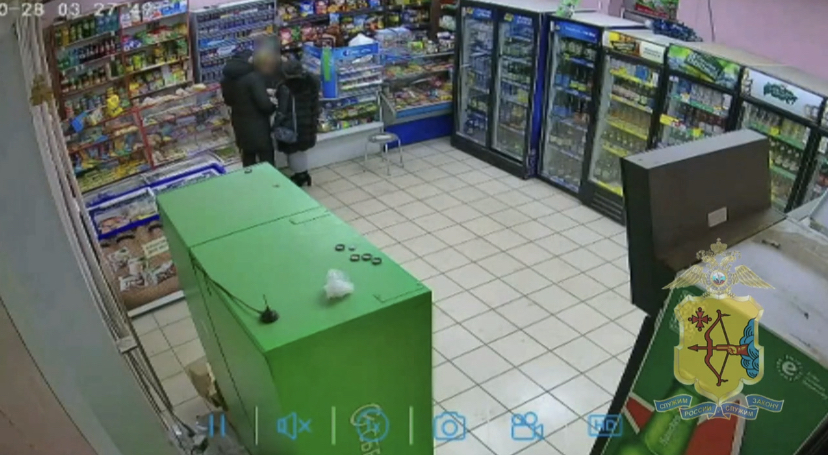 В Кирове задержали цыганку, ограбившую магазин "24 часа" 