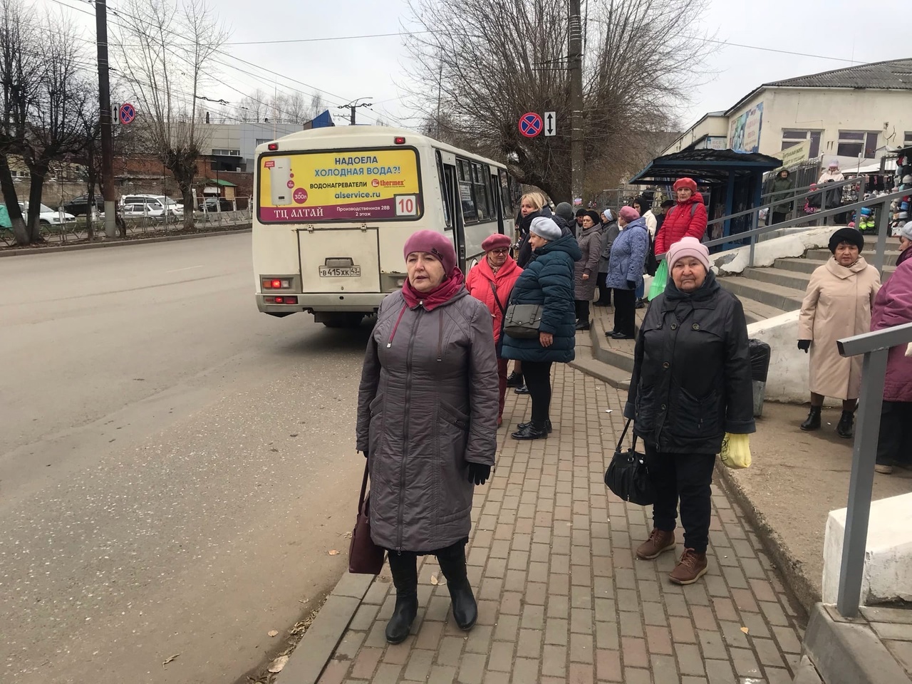 "Кондуктор всем размяла косточки": кировчане пожаловались на общественный транспорт