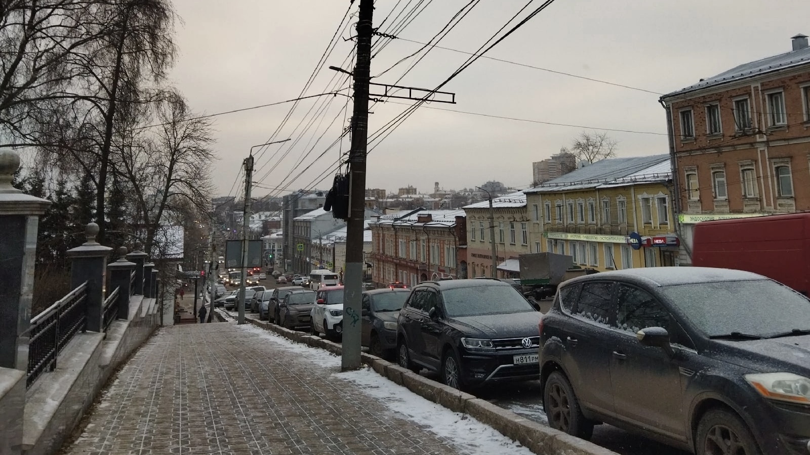 Жителей Кирова предупреждают о сильном ветре и морозах: прогноз погоды на 17 ноября 