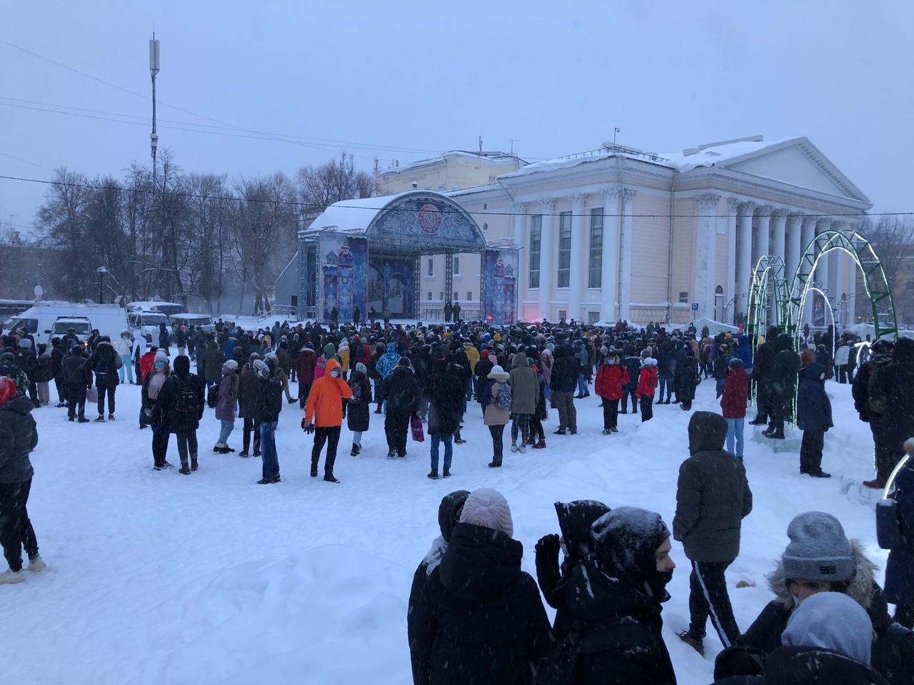 Юбилейный кировская обл. Киров юбилей города. Киров область города. Афлоцентр в Кирове юбилей фото.