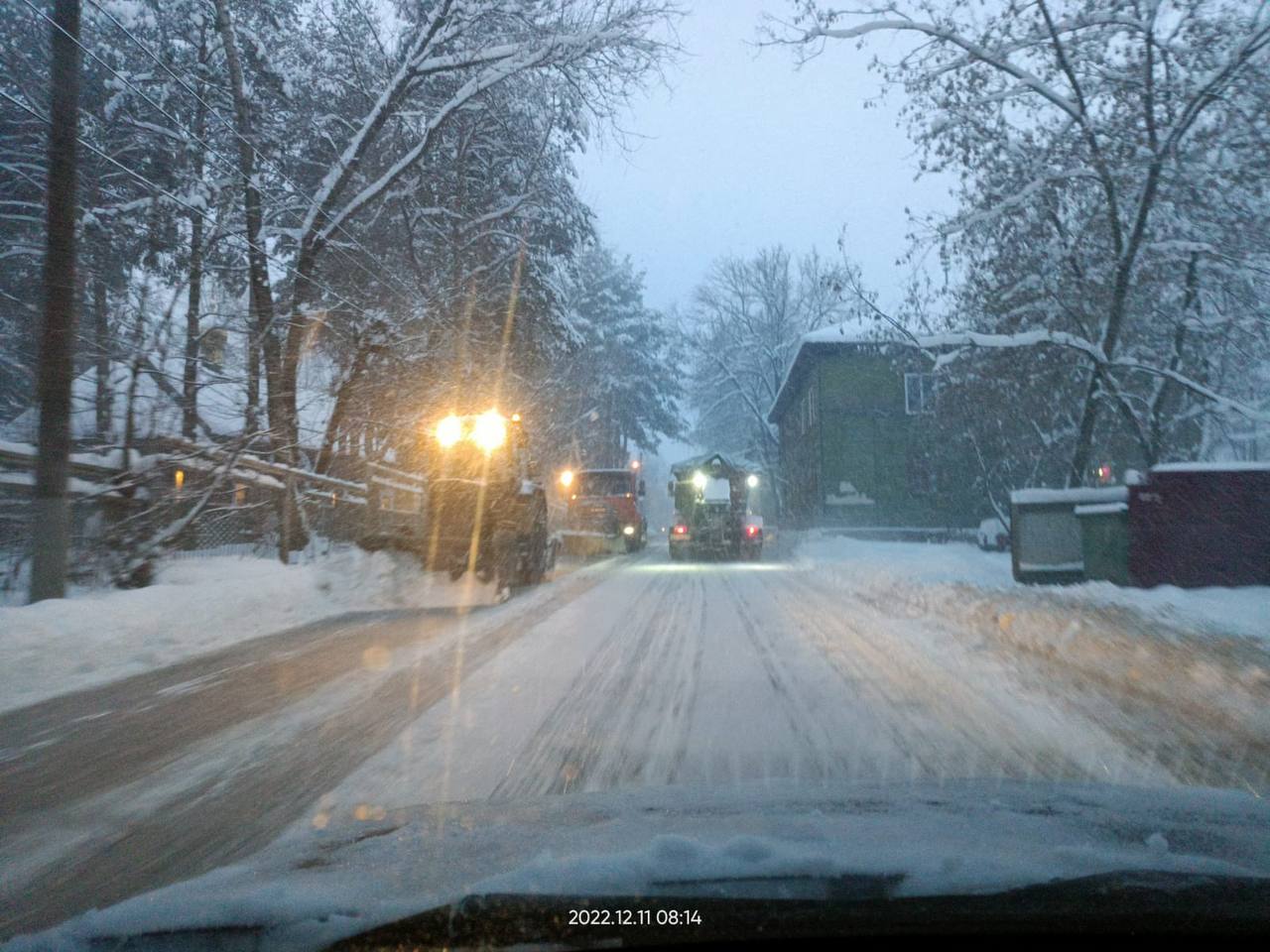 Во время снегопадов на дорогах Кирова будут дежурить тягачи