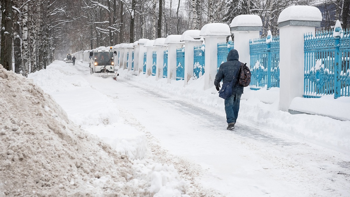 В администрации Кирова рассказали, куда обращаться с жалобами на уборку снега 