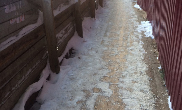 Кировчане пожаловались на слишком узкий тротуар возле стройки