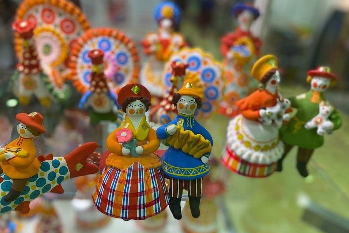 Работы кировских мастеров представлены на крупнейшей выставке народных промыслов в Москве