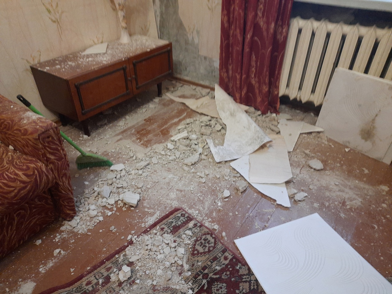 "Рабочий пролетел несколько метров": авария в доме №58 на улице Комсомольской в Кирове