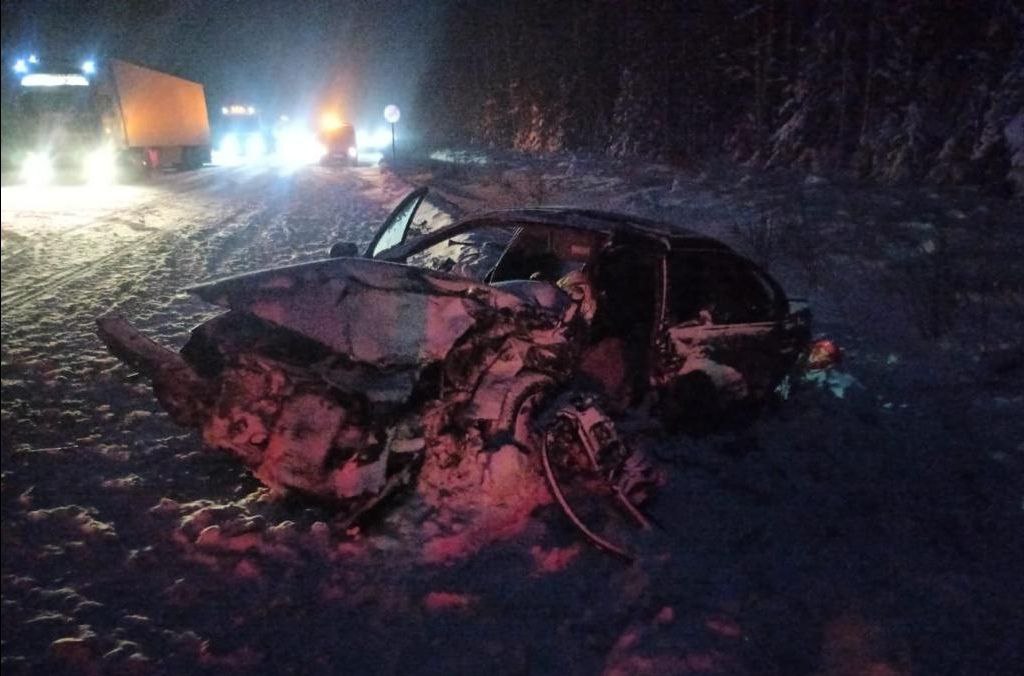 В Кировской области при столкновении двух легковушек на трассе погиб 31-летний мужчина