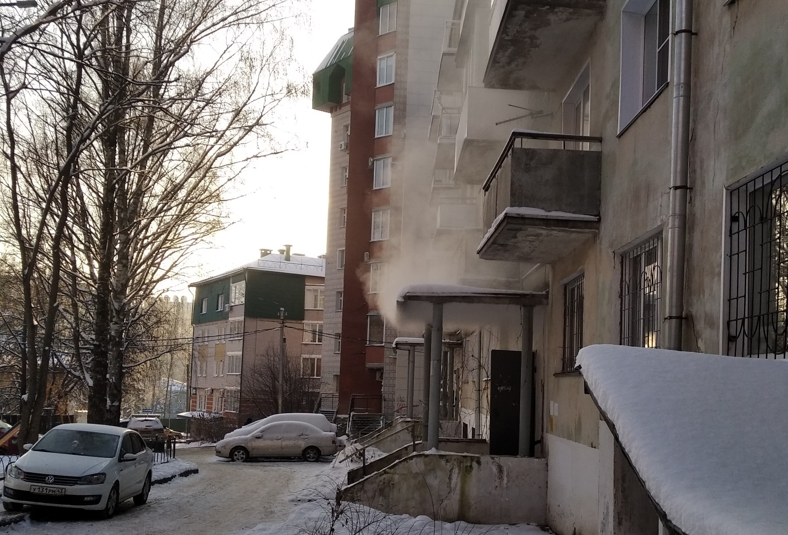В Кирове из-за дефекта на теплосети в целом микрорайоне были проблемы с водой и отоплением