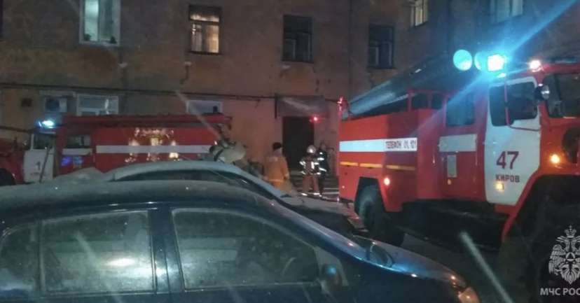 В Кирове загорелся многоквартирный дом: погиб мужчина