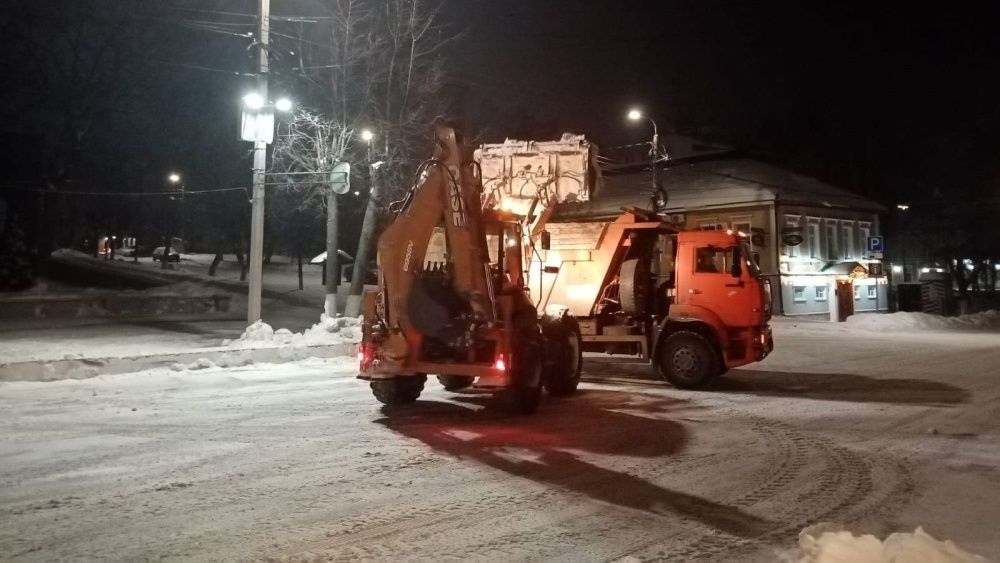 Известно, в каких районах Кирова вывезут снег в ночь с 12 на 13 января 