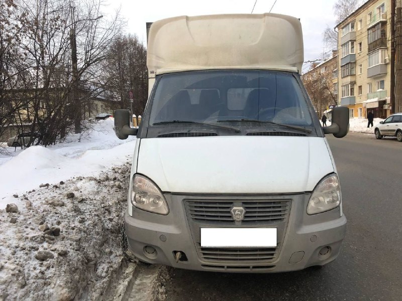 В Кирове ребенок оказался под колесами грузовика