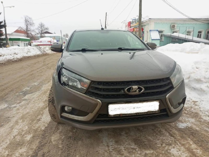 В Кировской области ребенок оказался под колесами Lada Vesta
