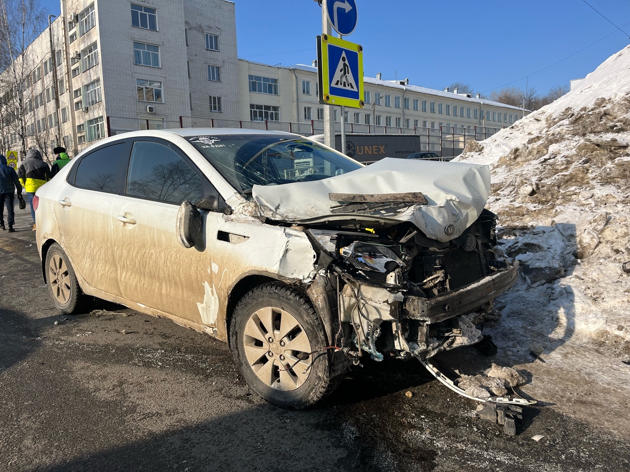 В Кирове в массовом ДТП пострадали двое взрослых и ребенок