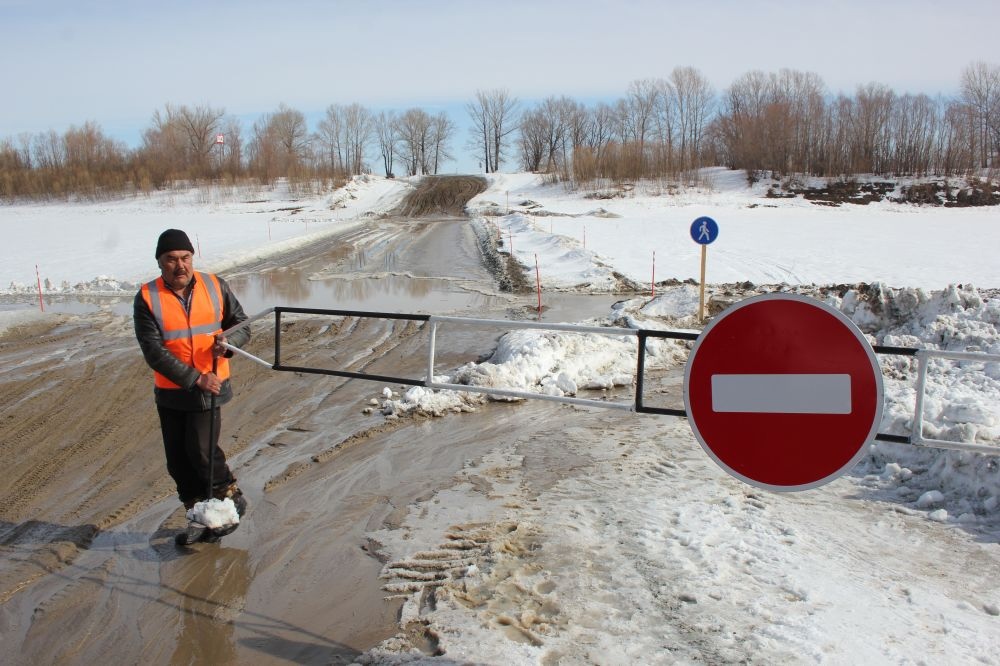 В Кировской области начали закрывать ледовые переправы 