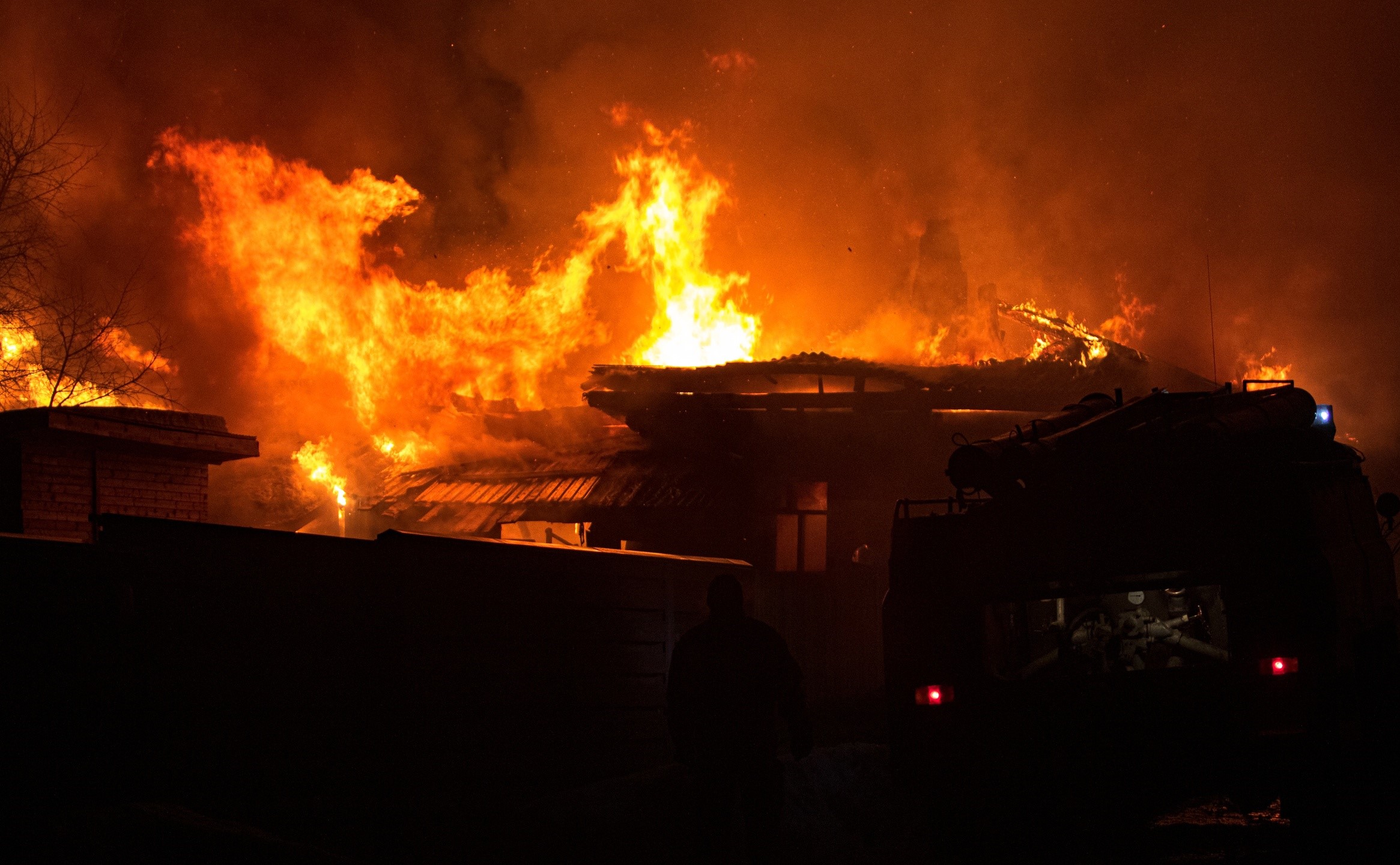 В Котельниче три семьи остались без жилья из-за пожара