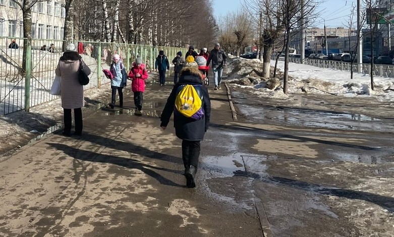 В Кирове ребенок не ходил в школу из-за пьяной матери