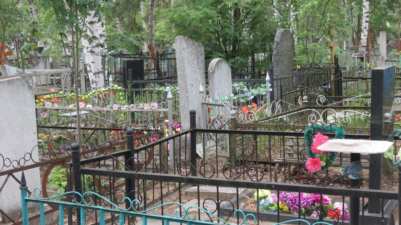 В Кирове 25 апреля и 9 мая организуют спецрейсы к местам захоронений