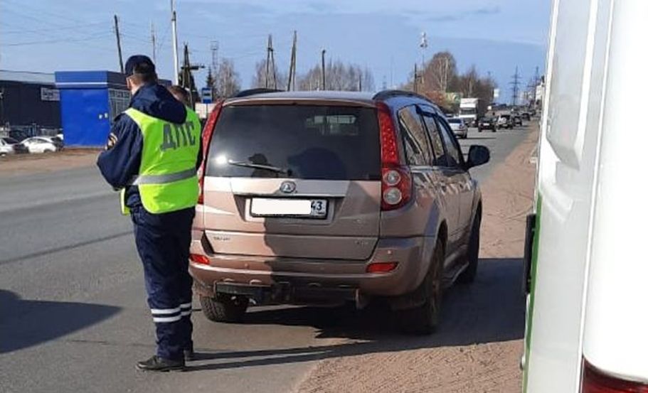 У двух жителей Кирово-Чепецка арестовали машины