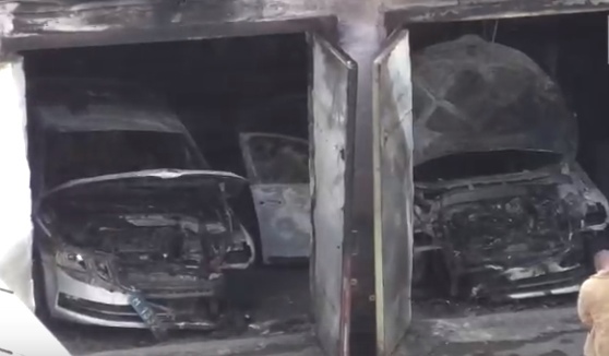 В Кирове сгорели три машины ГИБДД: известна предварительная причина пожара