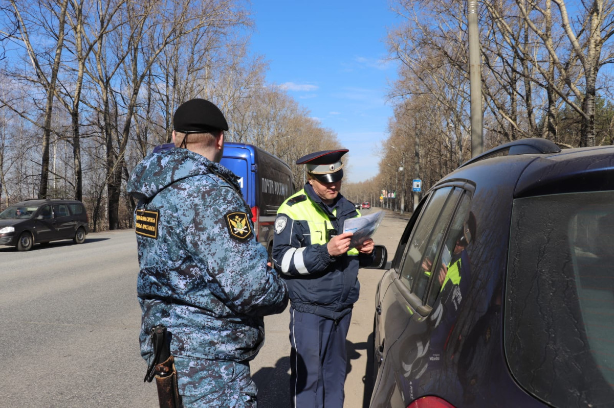 В Кирове у должников арестовали десять автомобилей