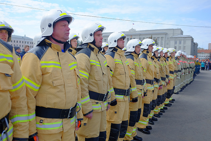 Александр Соколов поздравил кировских огнеборцев с Днем пожарной охраны России