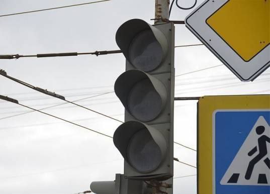 Кировчан предупреждают о плановом отключении светофора на одном из городских перекрестков 
