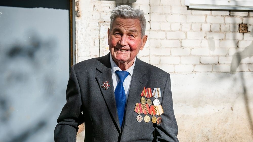 "Встретил войну, будучи мальчишкой": ветерана из Кирова собрались поздравить горожане 