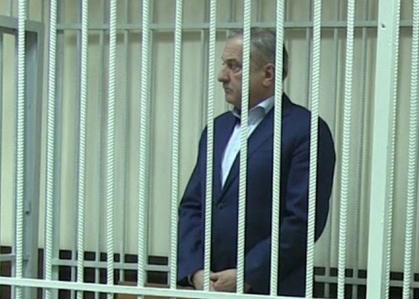 Оправдание отменили: экс-главу Кирова Владимира Быкова приговорили к 8,5 годам колонии