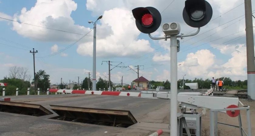 "Движение временно ограничено": в Нововятском районе закроют железнодорожный переезд