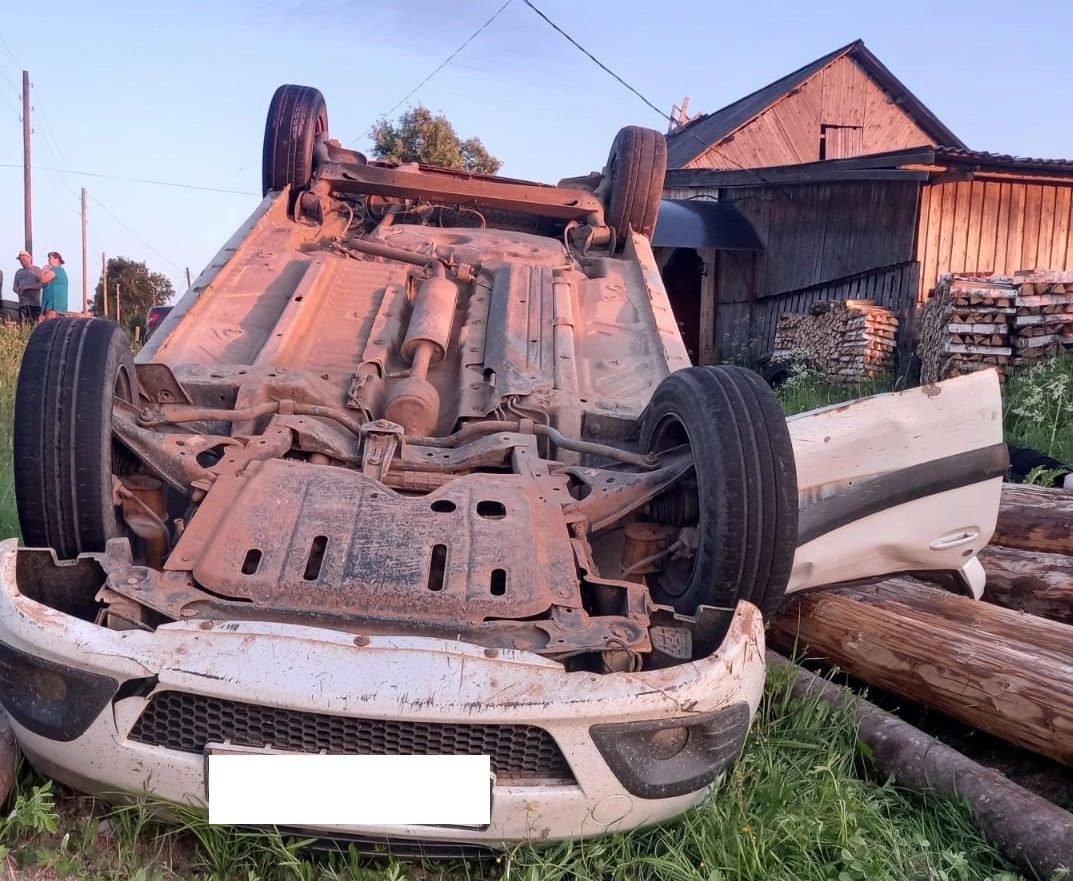 Смертельная авария в Кировской области: один человек погиб, двое ранены