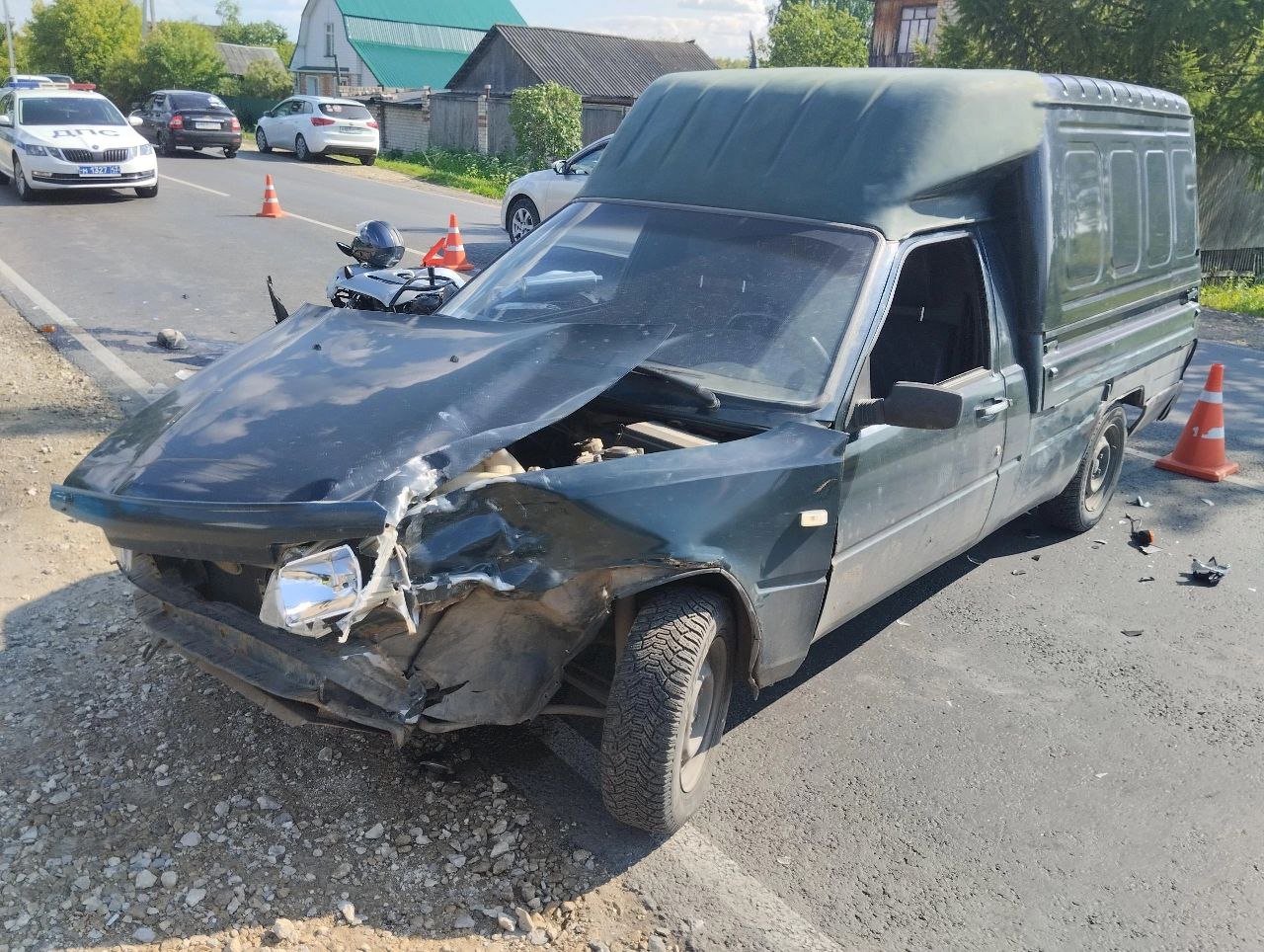 В Кирове столкнулись мотоцикл и фургон: есть пострадавшие